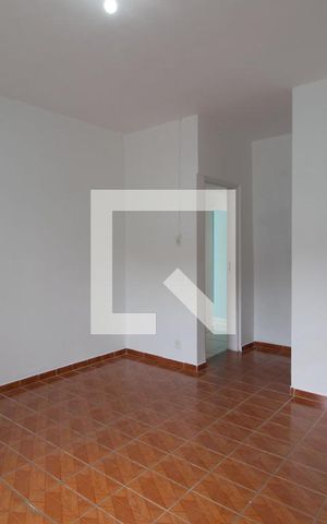 Casa para alugar com 104m², 2 quartos e 2 vagasSuíte