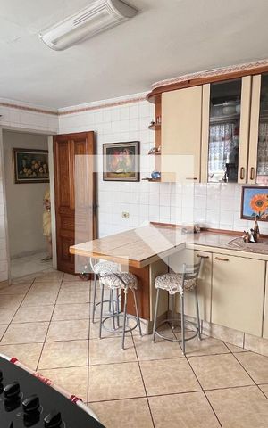 Casa à venda com 650m², 5 quartos e 6 vagasCozinha - Armários