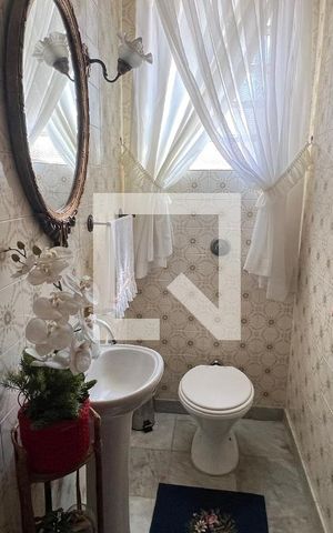 Casa à venda com 650m², 5 quartos e 6 vagasLavabo