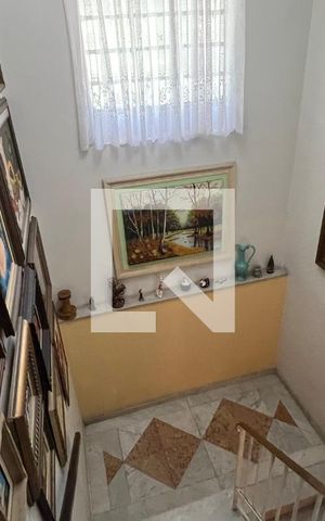 Casa à venda com 650m², 5 quartos e 6 vagasEscada