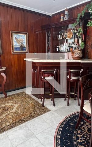 Casa à venda com 650m², 5 quartos e 6 vagasBar