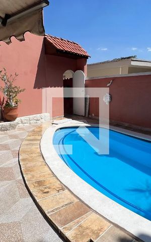 Casa à venda com 650m², 5 quartos e 6 vagasPiscina