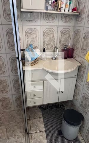 Casa à venda com 650m², 5 quartos e 6 vagasBanheiro da suite externa