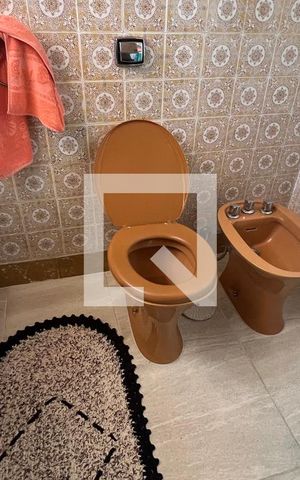 Casa à venda com 650m², 5 quartos e 6 vagasBanheiro da Suíte