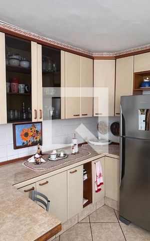 Casa à venda com 650m², 5 quartos e 6 vagasCozinha - Armários