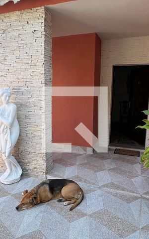 Casa à venda com 650m², 5 quartos e 6 vagasEntrada
