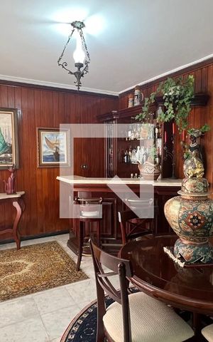 Casa à venda com 650m², 5 quartos e 6 vagasBar