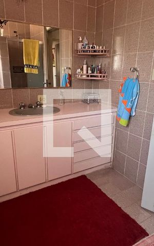 Casa à venda com 650m², 5 quartos e 6 vagasBanheiro