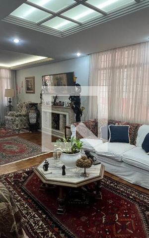 Casa à venda com 650m², 5 quartos e 6 vagasSala de TV
