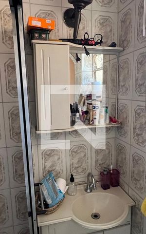 Casa à venda com 650m², 5 quartos e 6 vagasBanheiro da suite externa