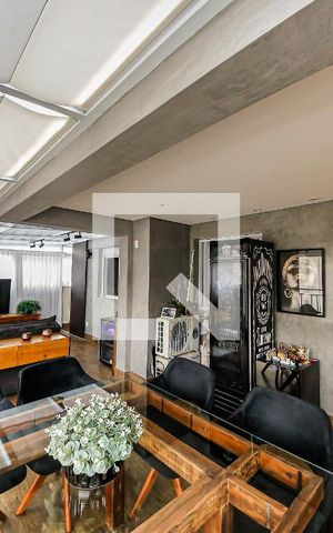 Apartamento à venda com 110m², 2 quartos e 1 vaga Apartamento à venda com 110m², 2 quartos e 1 vagaVaranda