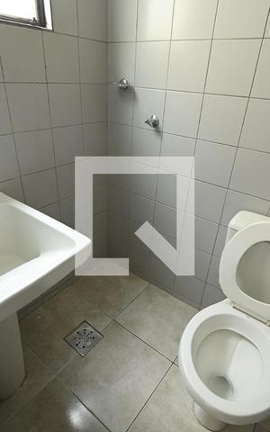 Apartamento à venda com 85m², 3 quartos e 1 vagaBanheiro com área de serviço tanque