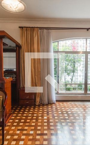 Casa à venda com 330m², 3 quartos e 5 vagas Casa à venda com 330m², 3 quartos e 5 vagasVista da Sala