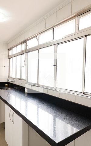 Apartamento à venda com 75m², 3 quartos e 1 vagaÁrea de Serviço