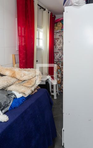 Casa à venda com 250m², 5 quartos e 3 vagas Casa à venda com 250m², 5 quartos e 3 vagasQuarto 2 Armários