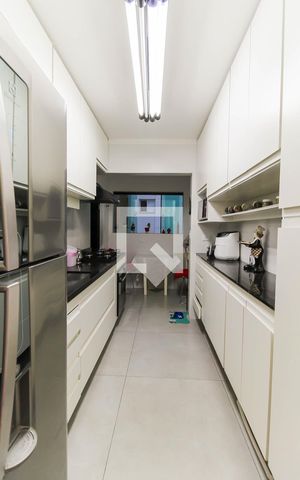 Apartamento à venda com 190m², 3 quartos e 3 vagas Apartamento à venda com 190m², 3 quartos e 3 vagasCozinha