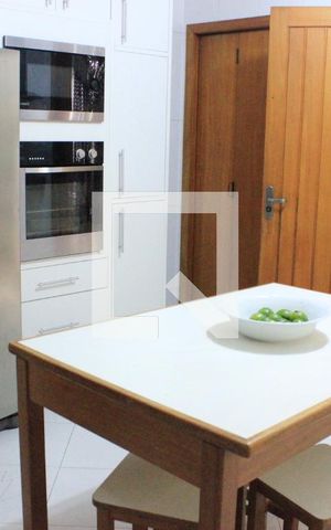 Casa à venda com 166m², 3 quartos e 3 vagasCozinha