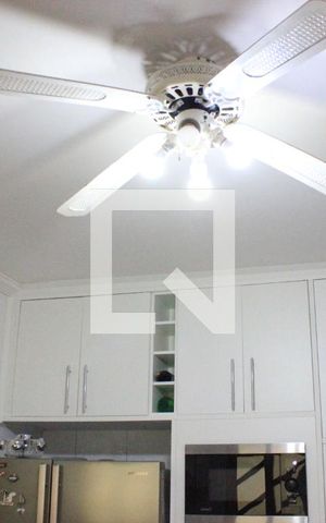 Casa à venda com 166m², 3 quartos e 3 vagasCozinha