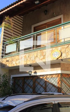 Casa à venda com 166m², 3 quartos e 3 vagasGaragem