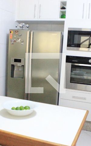 Casa à venda com 166m², 3 quartos e 3 vagasCozinha