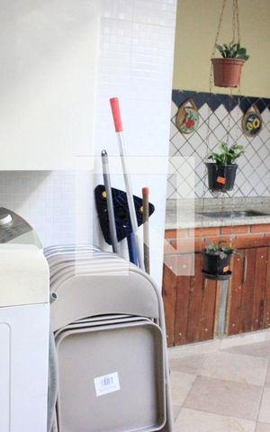 Casa à venda com 166m², 3 quartos e 3 vagasLavanderia