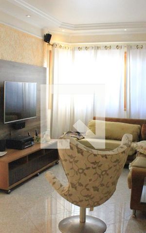 Casa à venda com 166m², 3 quartos e 3 vagasSala