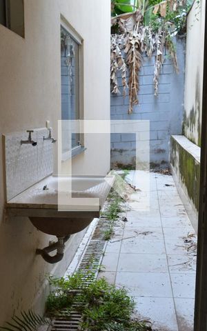 Casa de condomínio à venda com 63m², 3 quartos e 1 vagaÁrea de Serviço