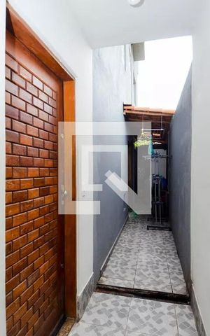 Casa à venda com 300m², 6 quartos e 6 vagas Casa à venda com 300m², 6 quartos e 6 vagasCorredor Externo