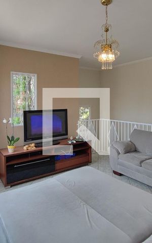 Casa à venda com 193m², 3 quartos e 4 vagasSala