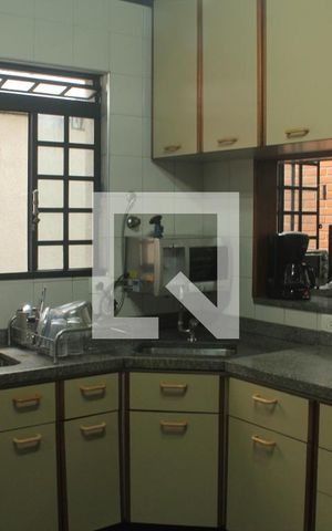 Casa à venda com 500m², 4 quartos e 6 vagasCozinha