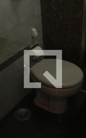 Casa à venda com 500m², 4 quartos e 6 vagasBanheiro da Suíte 4