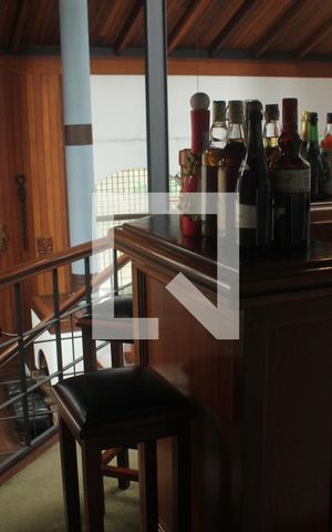 Casa à venda com 500m², 4 quartos e 6 vagasSala