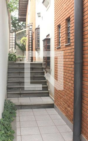 Casa à venda com 500m², 4 quartos e 6 vagasEntrada