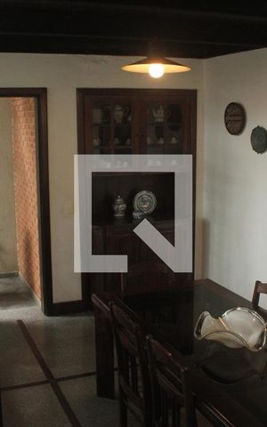 Casa à venda com 500m², 4 quartos e 6 vagasSala