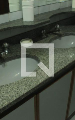 Casa à venda com 500m², 4 quartos e 6 vagasBanheiro da Suíte 3