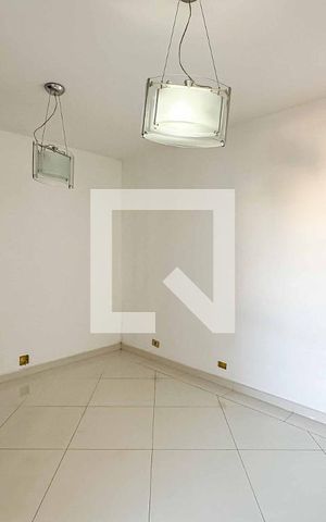 Casa à venda com 360m², 5 quartos e 4 vagas Casa à venda com 360m², 5 quartos e 4 vagasQuarto 3