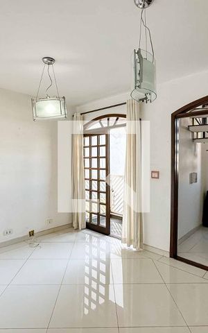 Casa à venda com 360m², 5 quartos e 4 vagas Casa à venda com 360m², 5 quartos e 4 vagasQuarto 3