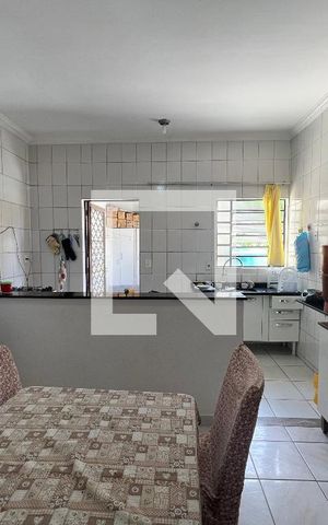 Casa à venda com 380m², 4 quartos e 2 vagas Casa à venda com 380m², 4 quartos e 2 vagasCozinha