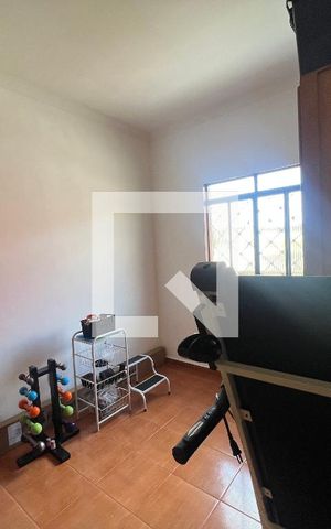 Casa à venda com 380m², 4 quartos e 2 vagas Casa à venda com 380m², 4 quartos e 2 vagasQuarto 2
