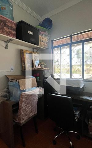 Casa à venda com 380m², 4 quartos e 2 vagas Casa à venda com 380m², 4 quartos e 2 vagasEscritório