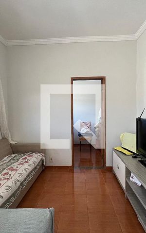 Casa à venda com 380m², 4 quartos e 2 vagas Casa à venda com 380m², 4 quartos e 2 vagasSala
