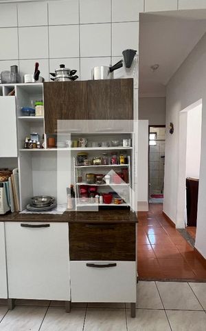 Casa à venda com 380m², 4 quartos e 2 vagas Casa à venda com 380m², 4 quartos e 2 vagasCozinha