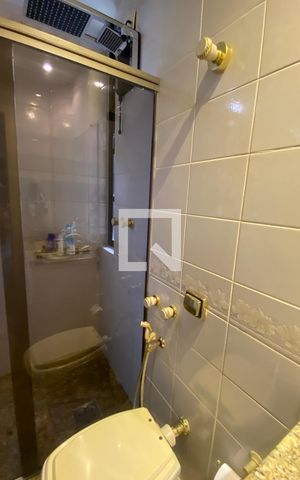 Apartamento à venda com 139m², 4 quartos e 3 vagas Apartamento à venda com 139m², 4 quartos e 3 vagasBanheiro Social