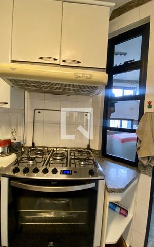Apartamento à venda com 139m², 4 quartos e 3 vagas Apartamento à venda com 139m², 4 quartos e 3 vagasCozinha