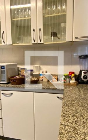 Apartamento à venda com 139m², 4 quartos e 3 vagas Apartamento à venda com 139m², 4 quartos e 3 vagasCozinha
