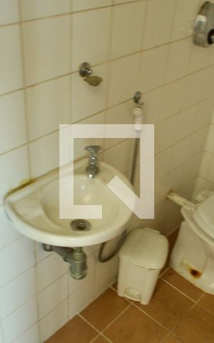 Apartamento para alugar com 75m², 1 quarto e 2 vagasBanheiro de Serviço