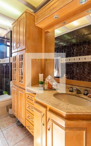 Apartamento à venda com 160m², 3 quartos e 2 vagas Apartamento à venda com 160m², 3 quartos e 2 vagasBanheiro Social