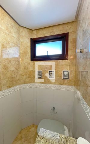 Casa à venda com 180m², 3 quartos e 2 vagas Casa à venda com 180m², 3 quartos e 2 vagasLavabo