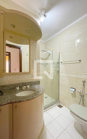 Casa à venda com 180m², 3 quartos e 2 vagas Casa à venda com 180m², 3 quartos e 2 vagasBanheiro