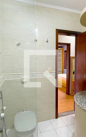 Casa à venda com 180m², 3 quartos e 2 vagas Casa à venda com 180m², 3 quartos e 2 vagasBanheiro
